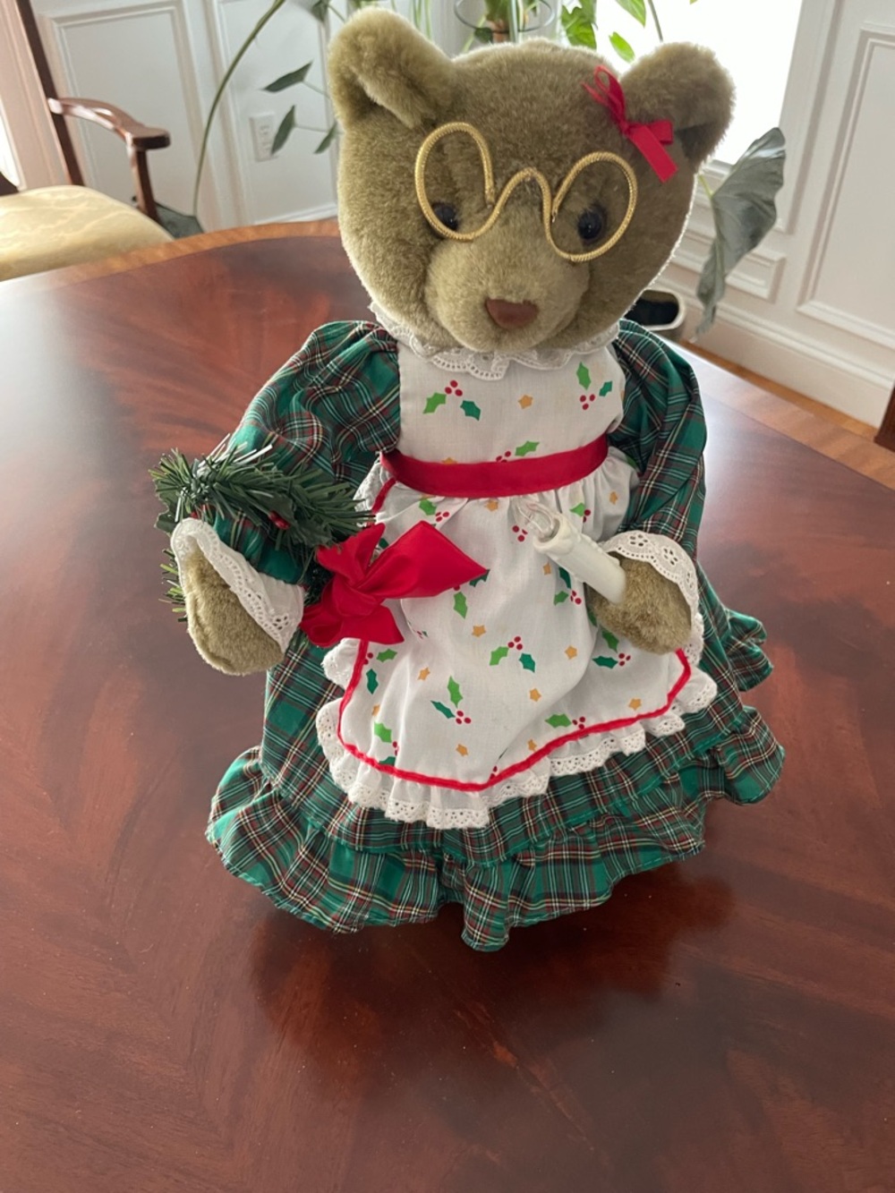 Vintage Avon Musical and Animated “Mrs Claus” Christmas Bear